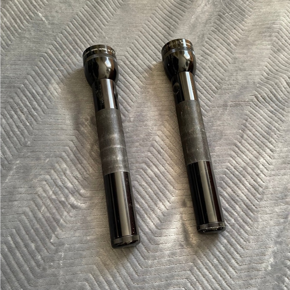 Set of 2‎ MagLite 3D Flashlights Black